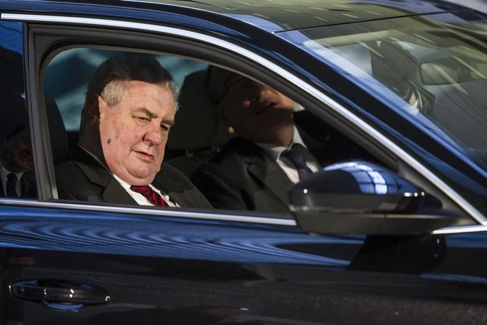 prezident Zeman otestoval nový Superb prezident Zeman otestoval nový Superb