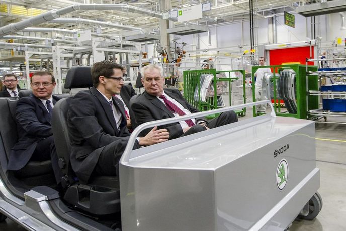 prezident Zeman při návštěvě automobilky Škoda prezident Zeman při návštěvě automobilky Škoda