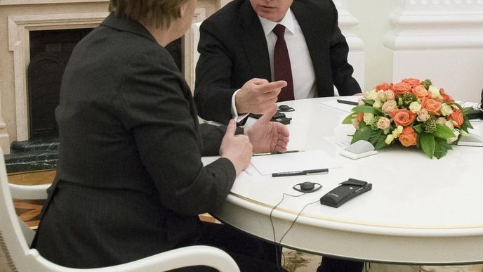 Vladimir Putin a Angela Merkelová Vladimir Putin a Angela Merkelová