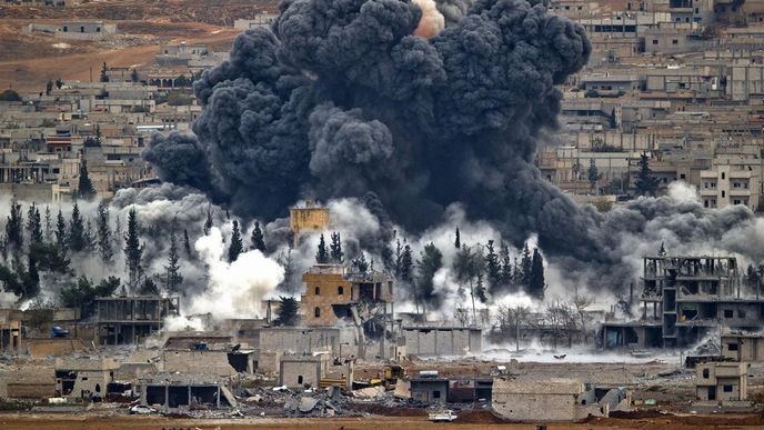 Kurdové prý vytlačili islamisty z většiny Kobani (na snímku z 26. ledna 2015). Kurdové prý vytlačili islamisty z většiny Kobani (na snímku z 26. ledna 2015).
