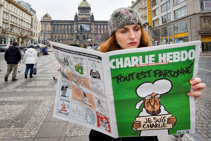 Stovka kusů francouzského časopisu Charlie Hebdo dorazila 16. ledna ráno také do Česka Stovka kusů francouzského časopisu Charlie Hebdo dorazila 16. ledna ráno také do Česka
