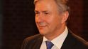 Berlínský primátor Klaus Wowereit kvůli novému letišti málem přišel o funkci Berlínský primátor Klaus Wowereit kvůli novému letišti málem přišel o funkci