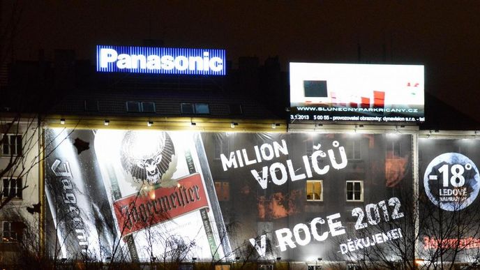 Megaboard Jägermeistera na pražské magistrále Megaboard Jägermeistera na pražské magistrále