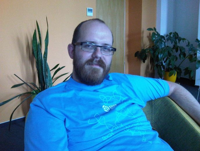 Nelíbí se nám současné funkce routerů a chceme to změnit. Šéf Laboratoří CZ.NIC Ondřej Surý. Nelíbí se nám současné funkce routerů a chceme to změnit. Šéf Laboratoří CZ.NIC Ondřej Surý.