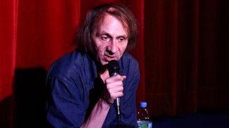 Muslim hlavou Francie? Spisovatel Houellebecq provokuje vizí roku 2022 Muslim hlavou Francie? Spisovatel Houellebecq provokuje vizí roku 2022