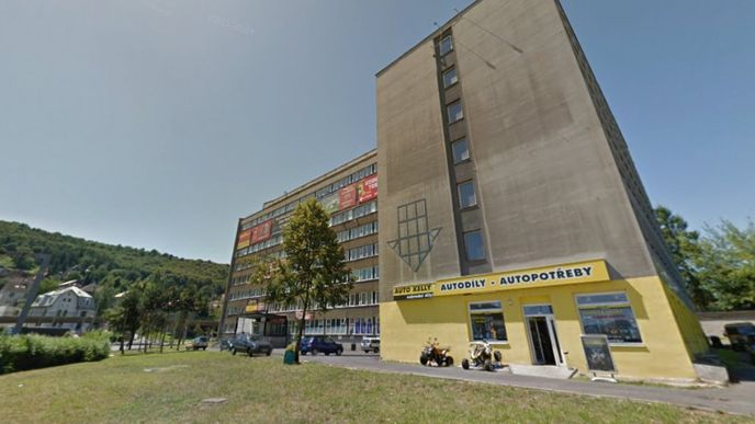 Budova v Ústí nad Labem (vpravo), kde tři patra zabere datové centrum Rondel z poloviny placené Evropskou unií. Budova v Ústí nad Labem (vpravo), kde tři patra zabere datové centrum Rondel z poloviny placené Evropskou unií.