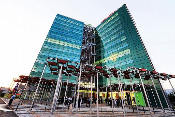 Administrativní budova Green Gate, kterou minulý
měsíc dokončila česká skupina S group holding,
patří k největším takovým projektům v Bukurešti Administrativní budova Green Gate, kterou minulý
měsíc dokončila česká skupina S group holding,
patří k největším takovým projektům v Bukurešti