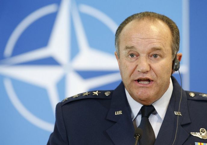 vrchní velitel sil NATO v Evropě Philip Breedlove vrchní velitel sil NATO v Evropě Philip Breedlove