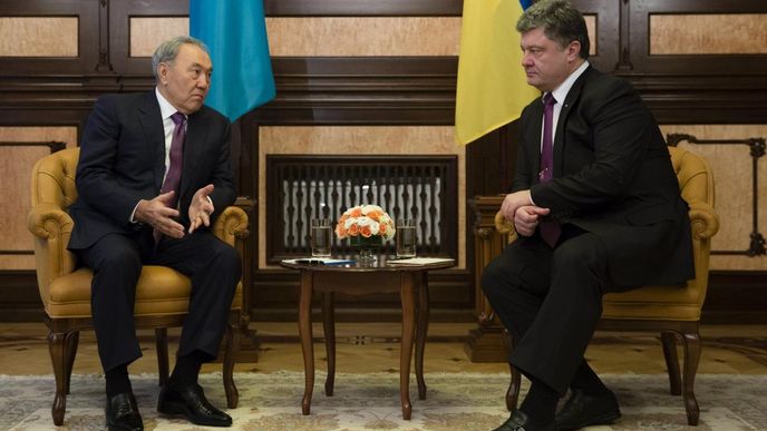 Nursultan Nazarbajev a Petro Porošenko Nursultan Nazarbajev a Petro Porošenko
