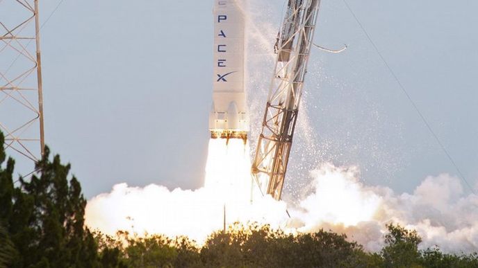 raketa Space X raketa Space X