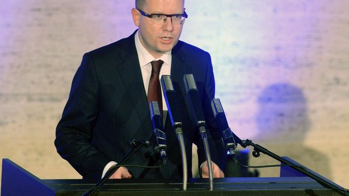 Premiér Bohuslav Sobotka při projevu na slavnostním shromáždění k 25. výročí Sametové revoluce Premiér Bohuslav Sobotka při projevu na slavnostním shromáždění k 25. výročí Sametové revoluce