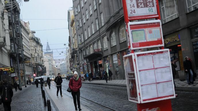 Na tramvaje čekali cestující v Praze marně Na tramvaje čekali cestující v Praze marně