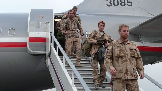 Střídání vojáků české strážní roty na vojenské základně Bagrám v Afghánistánu Střídání vojáků české strážní roty na vojenské základně Bagrám v Afghánistánu