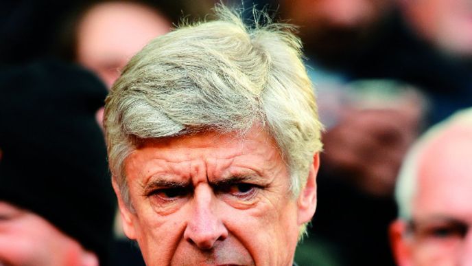 Osamocená tvář zdravého rozumu, ekonom mezi oligarchy: Arsène Wenger Osamocená tvář zdravého rozumu, ekonom mezi oligarchy: Arsène Wenger