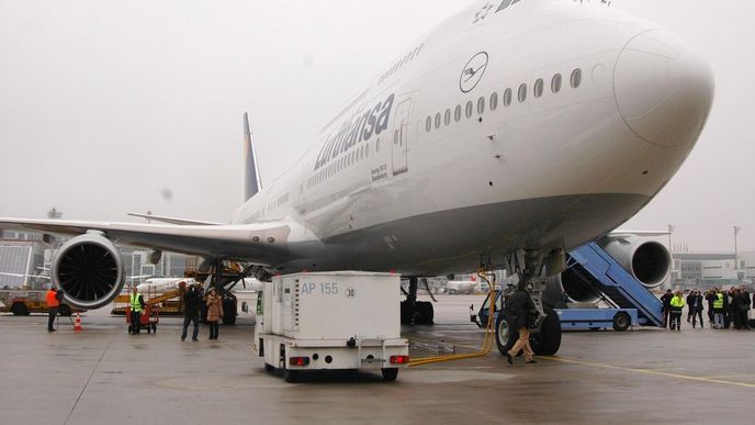 Boeing 747-8 Intencontinental Lufthansy s imatrikulací D-ABYA, první dodaný letoun tohoto druhu Boeing 747-8 Intencontinental Lufthansy s imatrikulací D-ABYA, první dodaný letoun tohoto druhu