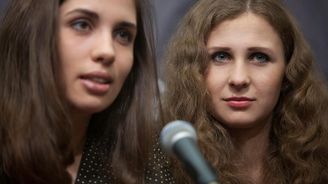 Zeman je hlupák, který dění v Rusku nechápe, říkají Pussy Riot Zeman je hlupák, který dění v Rusku nechápe, říkají Pussy Riot