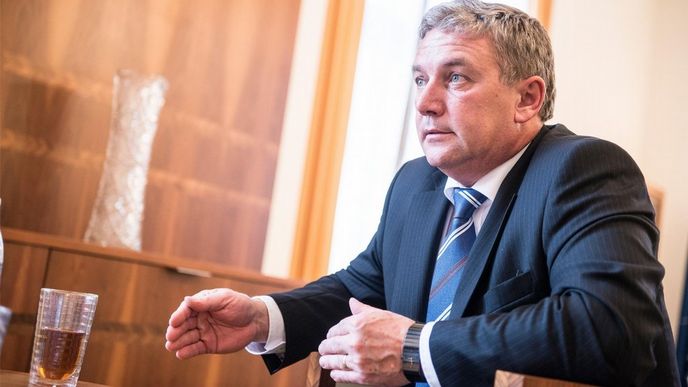 Ministr dopravy Antonín Prachař Ministr dopravy Antonín Prachař