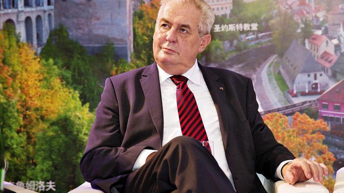 Prezident Miloš Zeman opět nepozval na předávání vyznamenání některé profesory vysokých škol. Hrad aktuální seznam hostů tají Prezident Miloš Zeman opět nepozval na předávání vyznamenání některé profesory vysokých škol. Hrad aktuální seznam hostů tají