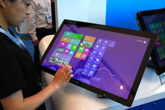 Dotyky Windows 8 mají pohánět nejenom tablety a hybridní ultrabooky, ale také klasické počítače. Dotyky Windows 8 mají pohánět nejenom tablety a hybridní ultrabooky, ale také klasické počítače.