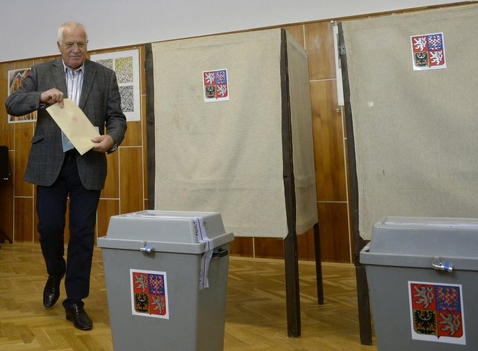Václav Klaus u voleb (11. října) Václav Klaus u voleb (11. října)
