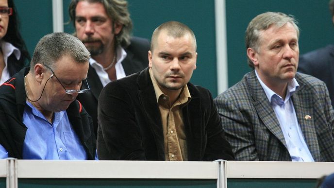 Marek Dalík (uprostřed) na snímku z roku 2007, vpravo od něj expremiér Mirek Topolánek Marek Dalík (uprostřed) na snímku z roku 2007, vpravo od něj expremiér Mirek Topolánek