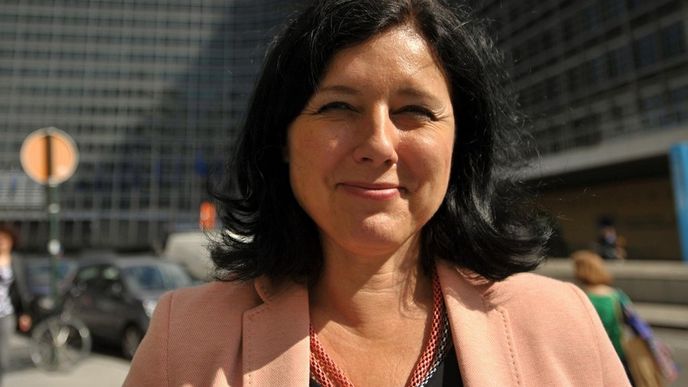 Jourová bude mít v komisi na starosti spravedlnost a spotřebitele Jourová bude mít v komisi na starosti spravedlnost a spotřebitele