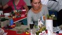 Veletrh nabídl i modelářské workshopy - nášvětvnice na snímku pracuje na doplňku modelové železnice Veletrh nabídl i modelářské workshopy - nášvětvnice na snímku pracuje na doplňku modelové železnice