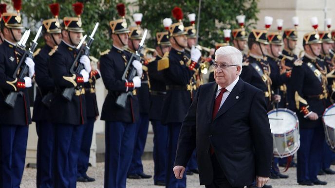 Irácký prezident Fuád Masúm přijíždí na summit v Paříži Irácký prezident Fuád Masúm přijíždí na summit v Paříži