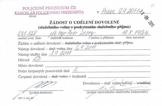 Lessyho žádanka o dovolenou podepsaná Kubicem Lessyho žádanka o dovolenou podepsaná Kubicem