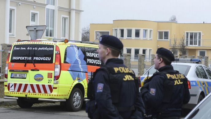 Při výbuchu v pražském Suchdole byl smrtelně zraněn palestinský velvyslanec Džamál Muhammad Džamál Při výbuchu v pražském Suchdole byl smrtelně zraněn palestinský velvyslanec Džamál Muhammad Džamál