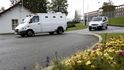 Breivik k soudu dorazil v obrněném transporteru (Zdroj: profimedia.cz) Breivik k soudu dorazil v obrněném transporteru (Zdroj: profimedia.cz)