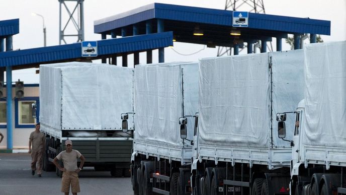 Ruský humanitární konvoj míří k odbavení Ruský humanitární konvoj míří k odbavení
