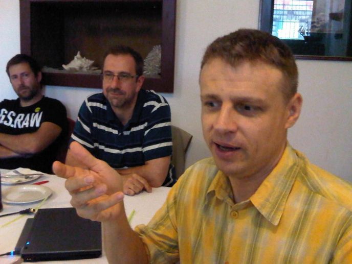 Konkurence nás pohání. Zprava: Štěpán Škrob a Marek Gizela. Konkurence nás pohání. Zprava: Štěpán Škrob a Marek Gizela.