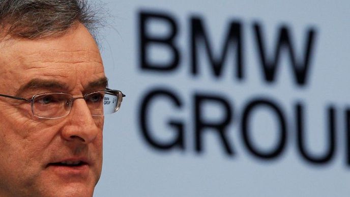 Německá automobilka BMW vyplatí zaměstnancům za loňský rok rekordní odměnu díky dobrým hospodářským výsledkům. Z těch těží i šéf podniku Norbert Reithofer, kterému loni stoupl plat na téměř 6,2 milionu eur (152 milionů Kč) z předloňských 4,3 milionu eur. Německá automobilka BMW vyplatí zaměstnancům za loňský rok rekordní odměnu díky dobrým hospodářským výsledkům. Z těch těží i šéf podniku Norbert Reithofer, kterému loni stoupl plat na téměř 6,2 milionu eur (152 milionů Kč) z předloňských 4,3 milionu eur.
