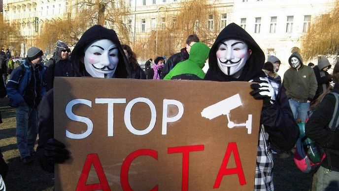 Regulace internetu nemusí mít pouze špatné úmysly. A Anonymous nemusí být pouze hrdinové. Záleží na úhlu pohledu. Regulace internetu nemusí mít pouze špatné úmysly. A Anonymous nemusí být pouze hrdinové. Záleží na úhlu pohledu.