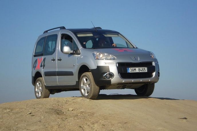 Skromný Peugeot Partner umí ve verzi Dangel 4x4 sloužit i v terénu Skromný Peugeot Partner umí ve verzi Dangel 4x4 sloužit i v terénu