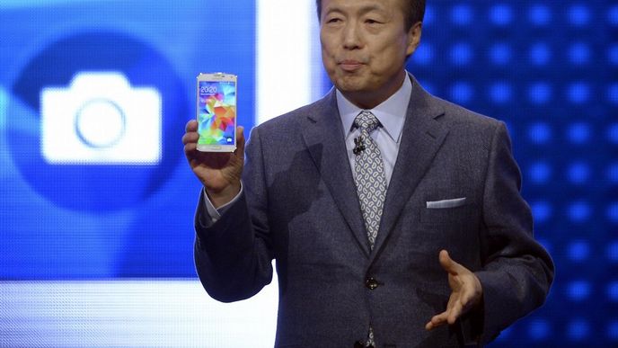 Šéf Samsungu J.K.Shin představuje nový Samsung Galaxy S5 Šéf Samsungu J.K.Shin představuje nový Samsung Galaxy S5