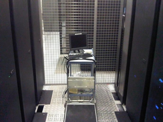 Admini měsíčně nainstalují kolem tisícovky aplikací a nový server dokážou zprovoznit už za 30 minut. Admini měsíčně nainstalují kolem tisícovky aplikací a nový server dokážou zprovoznit už za 30 minut.