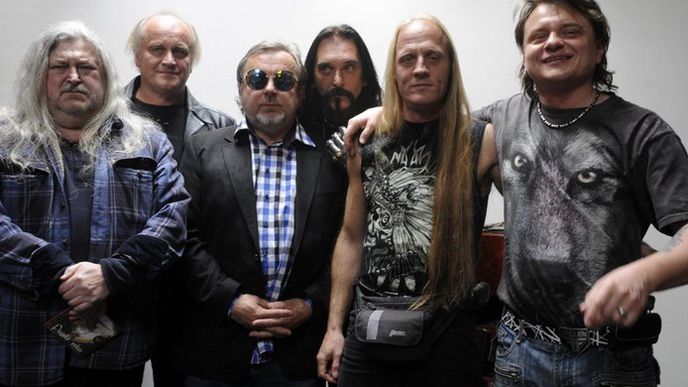 Pražský výběr + František Ringo Čech (vlevo) Pražský výběr + František Ringo Čech (vlevo)
