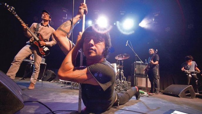 Neomrzí. Produkce a zvuk úspěšných The Mars Volta se neustále mění, proto se stala nedílnou součástí hudebního průmyslu Neomrzí. Produkce a zvuk úspěšných The Mars Volta se neustále mění, proto se stala nedílnou součástí hudebního průmyslu
