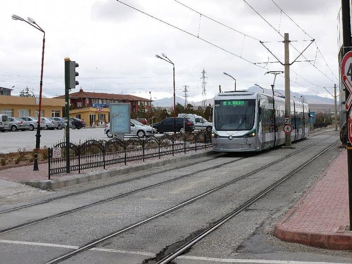 Tramvaj ze Škody Transportation v tureckém městě Konya Tramvaj ze Škody Transportation v tureckém městě Konya