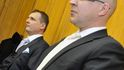 U Obvodního soudu pro Prahu 5 začalo 5. března hlavní líčení v případu předsedy poslanců Věcí veřejných Víta Bárty (vlevo), kterého žalobci viní z podplácení. Před soudem stanul i nezařazený poslanec Jaroslav Škárka (dříve také VV), který čelí obvinění z přijetí úplatku. Bártovi hrozí v případě pravomocného odsouzení až šestiletý trest vězení, propadnutí majetku nebo peněžitý trest. Škárkovi může soud uložit až tříletý trest nebo zákaz činnosti. Oba muži vinu popírají. U Obvodního soudu pro Prahu 5 začalo 5. března hlavní líčení v případu předsedy poslanců Věcí veřejných Víta Bárty (vlevo), kterého žalobci viní z podplácení. Před soudem stanul i nezařazený poslanec Jaroslav Škárka (dříve také VV), který čelí obvinění z přijetí úplatku. Bártovi hrozí v případě pravomocného odsouzení až šestiletý trest vězení, propadnutí majetku nebo peněžitý trest. Škárkovi může soud uložit až tříletý trest nebo zákaz činnosti. Oba muži vinu popírají.