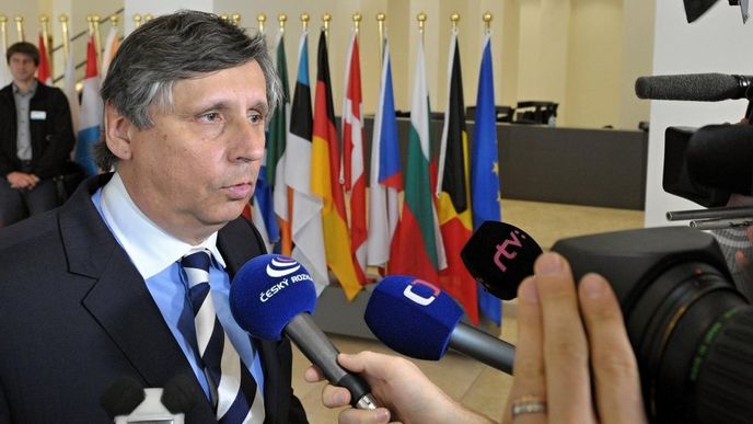 Ministr financí Jan Fischer 15. října v Lucemburku na jednání ministrů financí členských zemí EU. Ministr financí Jan Fischer 15. října v Lucemburku na jednání ministrů financí členských zemí EU.