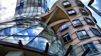 Fotbalista Šmicer otevřel v Tančícím domě luxusní hotel Fotbalista Šmicer otevřel v Tančícím domě luxusní hotel