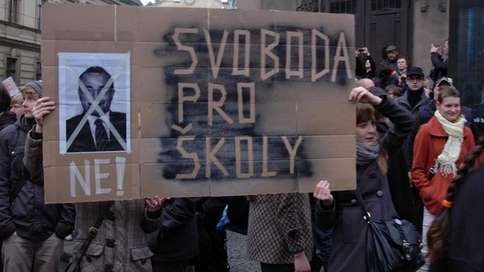 Ministr Dobeš podle studentů vysokým školám nepomáhá Ministr Dobeš podle studentů vysokým školám nepomáhá