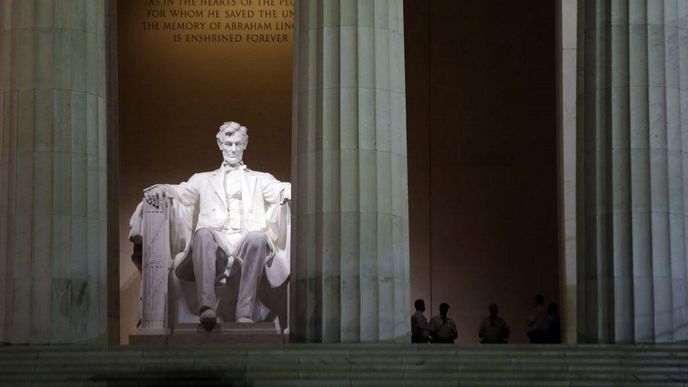 Lincolnův památník ve Washingtonu Lincolnův památník ve Washingtonu