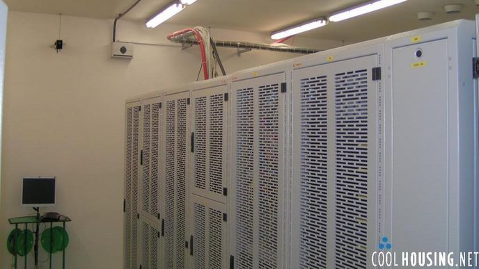 Datové centrum Coolhousing je připraveno nabídnout své služby IT profesionálům, ale i těm, kteří se soustředí na svůj business a hosting technologií pro ně má být pouze prostředek k dosažení úspěchu, nikoliv centrem zájmu. Datové centrum Coolhousing je připraveno nabídnout své služby IT profesionálům, ale i těm, kteří se soustředí na svůj business a hosting technologií pro ně má být pouze prostředek k dosažení úspěchu, nikoliv centrem zájmu.