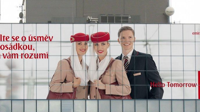 Na navigační věži pražského letiště se poprvé objevila reklama Na navigační věži pražského letiště se poprvé objevila reklama