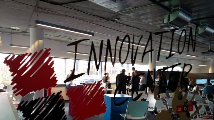 Inovační centrum Microsoftu a WBI v Praze. Inovační centrum Microsoftu a WBI v Praze.