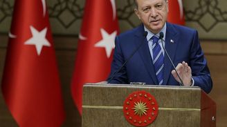 Ankara žádá po Bruselu rychlejší přísun peněz na zvládání migrace Ankara žádá po Bruselu rychlejší přísun peněz na zvládání migrace